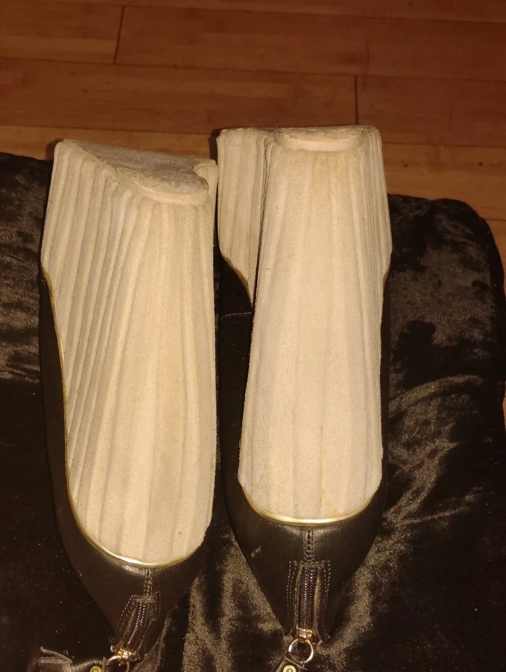 Elly Clay black Leather And Ultrasuede Platform Wedges Sz 10